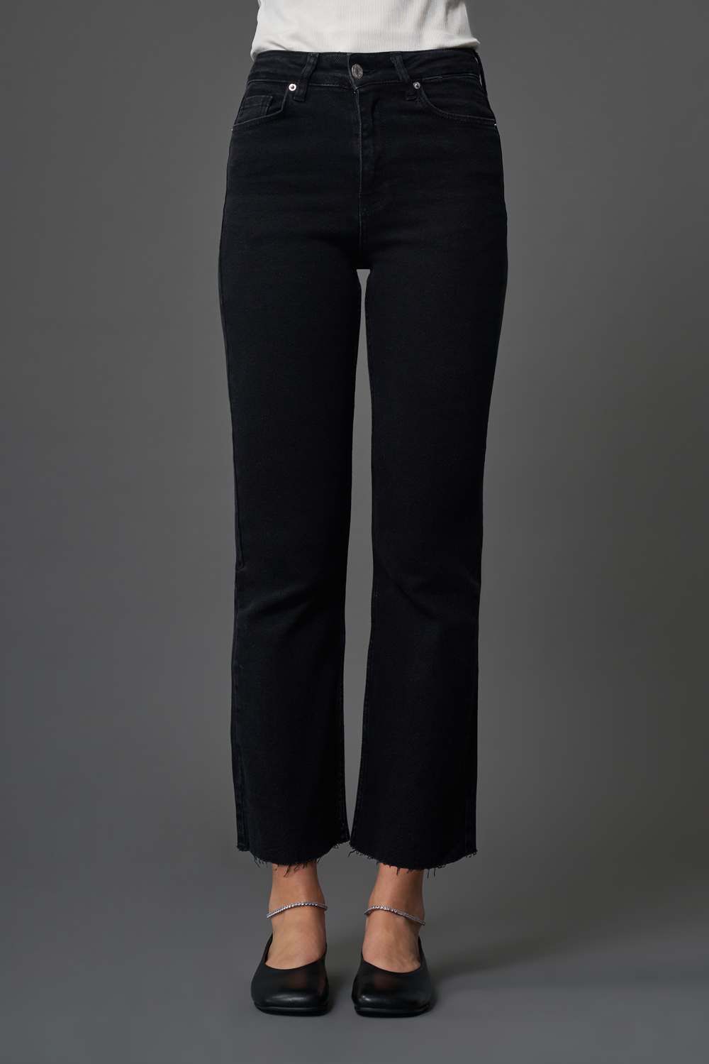 Mizalle Dar Kesim Straight Fit Antrasit Denim Pantolon