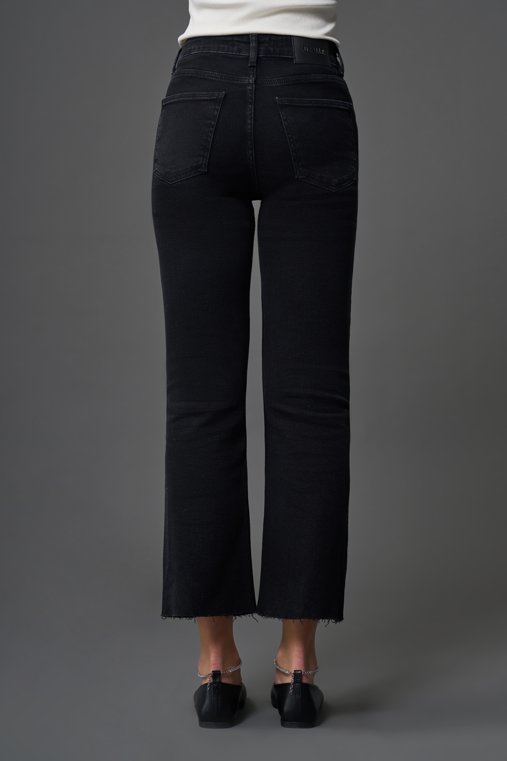 Mizalle Dar Kesim Straight Fit Antrasit Denim Pantolon
