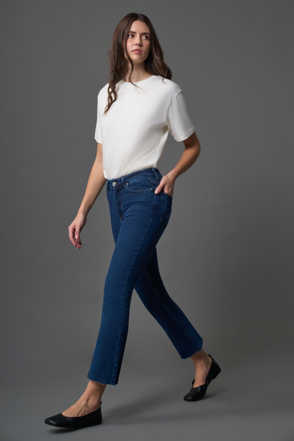 Mizalle Dar Kesim Straight Fit İndigo Mavi Denim Pantolon