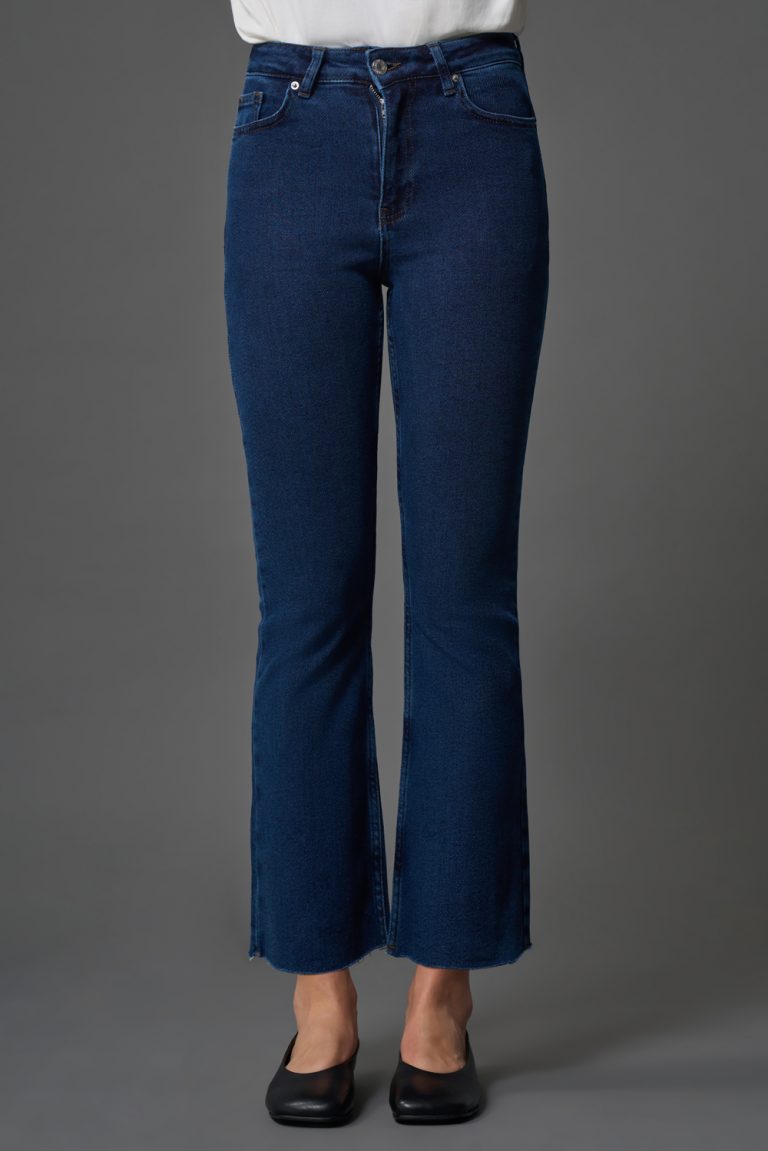 Mizalle Dar Kesim Straight Fit İndigo Mavi Denim Pantolon - Mizalle