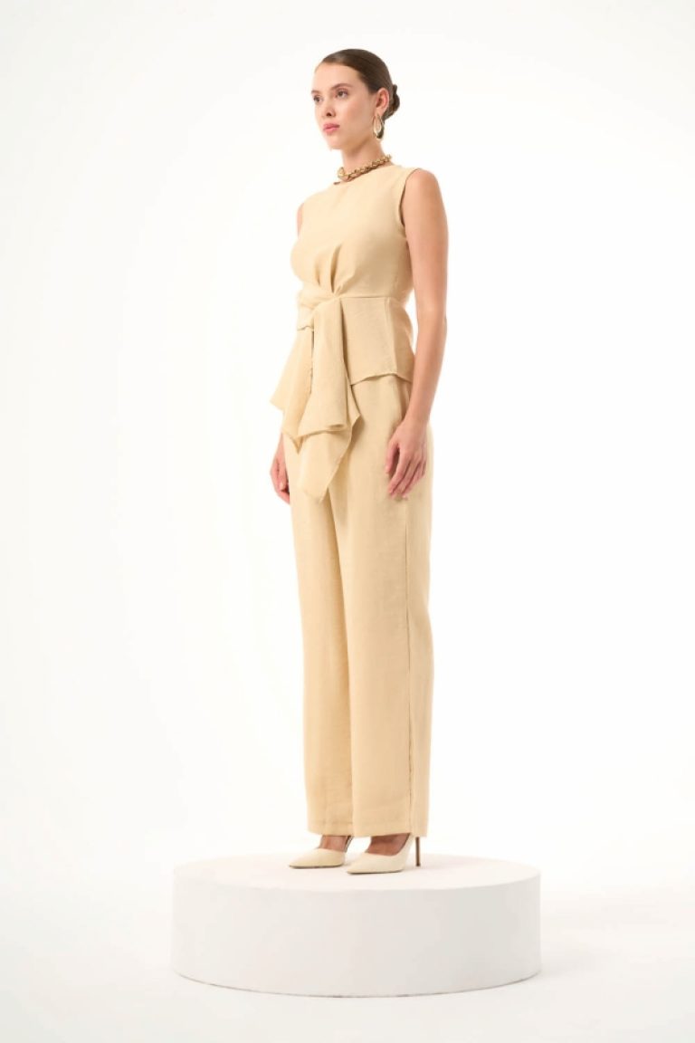 MZL Bağlama Detaylı Bej Kolsuz Asimetrik Bluz - MZL