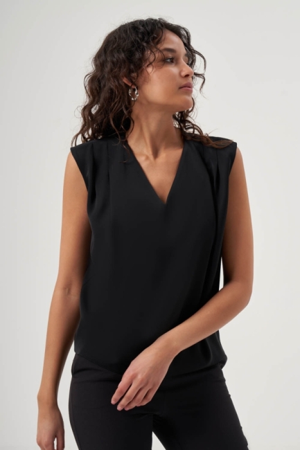 MZL - MZL Omzu Büzgülü V Yaka Ekru Kolsuz Bluz 