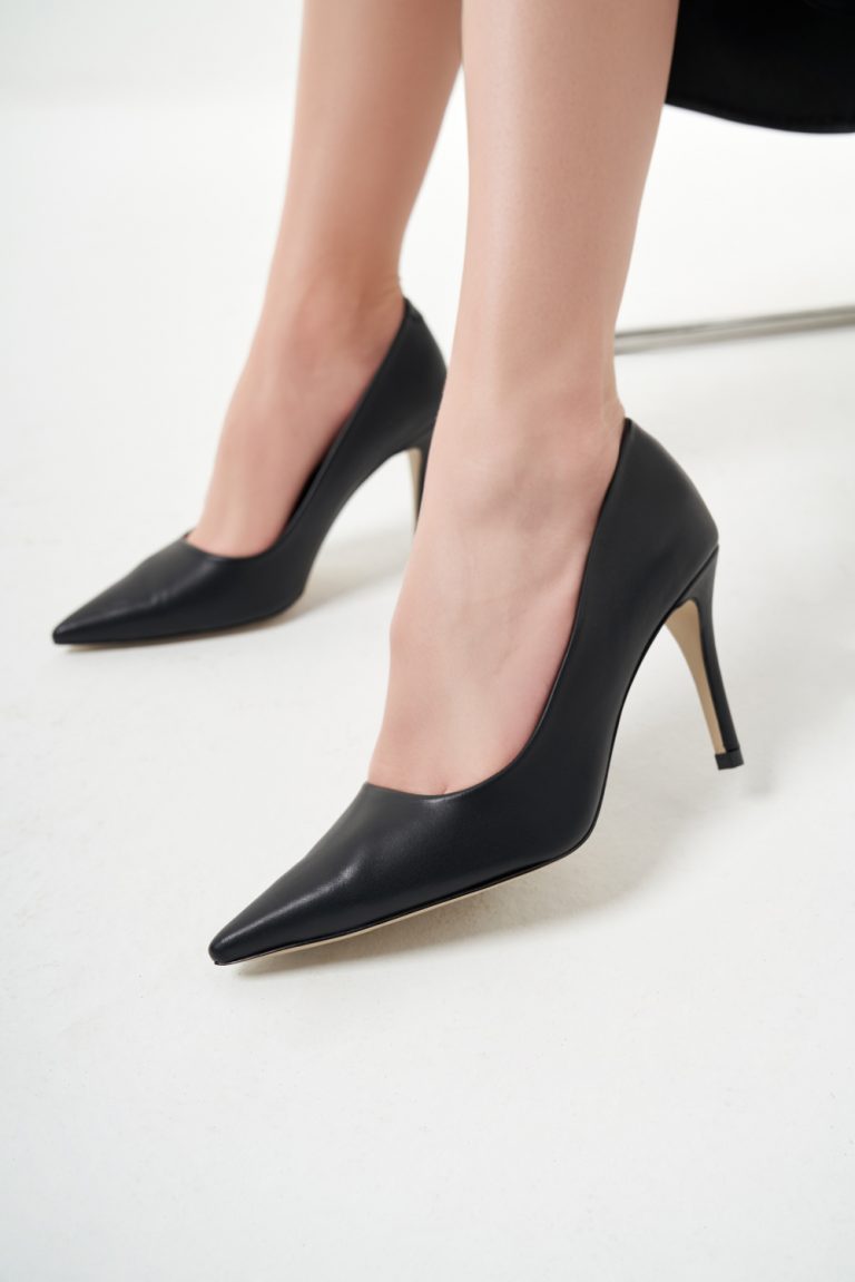 Mizalle Siyah Deri Stiletto