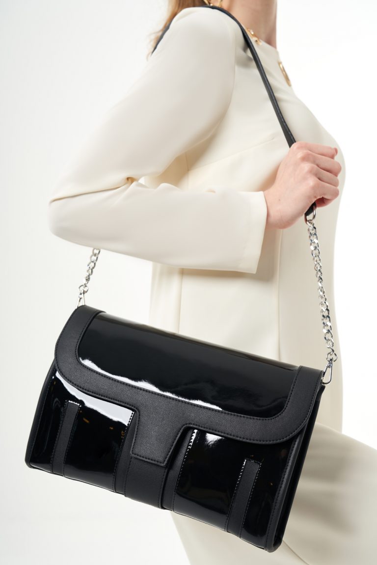 Mizalle Zincir Detaylı Orta Boy Siyah Rugan Deri Omuz Çantası - Mizalle