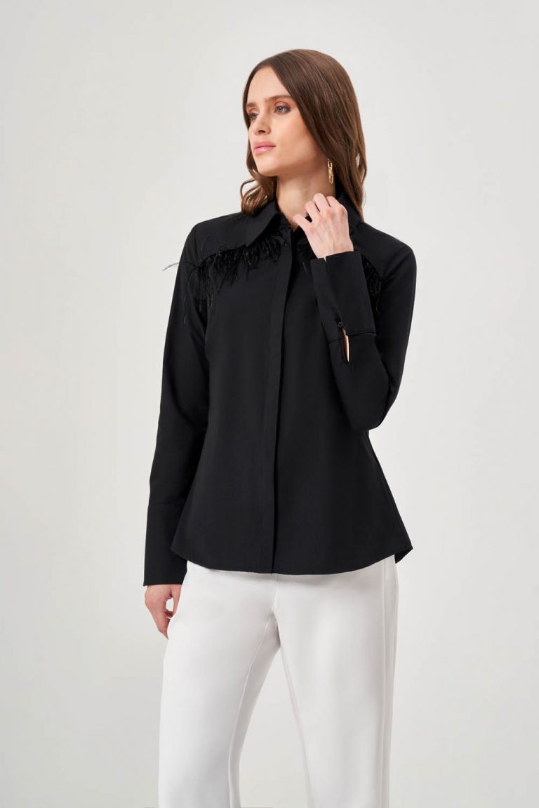 Mizalle Yaka Tüyü Detaylı Siyah Gömlek - Mizalle
