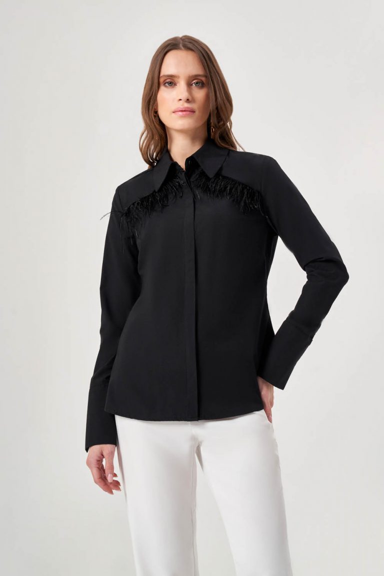 Mizalle Yaka Tüyü Detaylı Siyah Gömlek - Mizalle