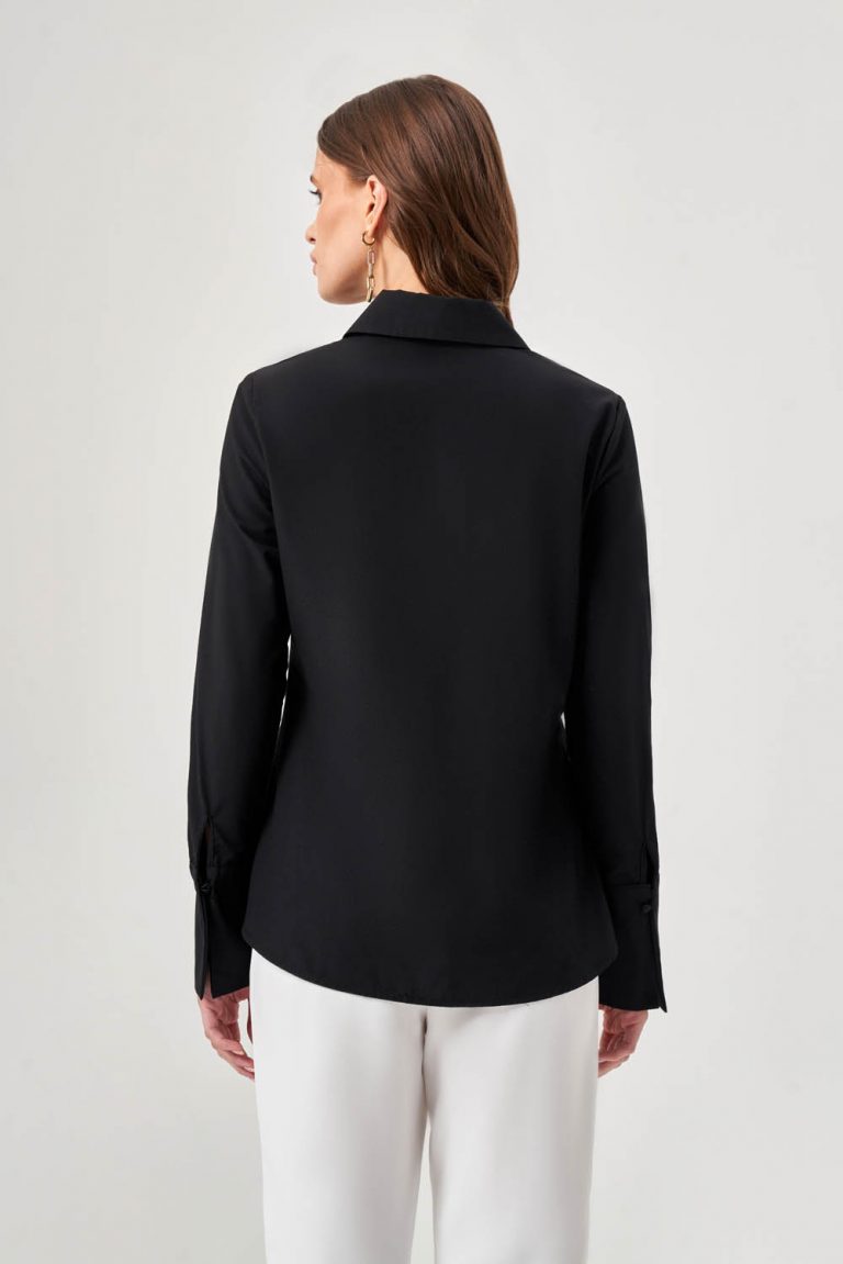 Mizalle Yaka Tüyü Detaylı Siyah Gömlek - Mizalle