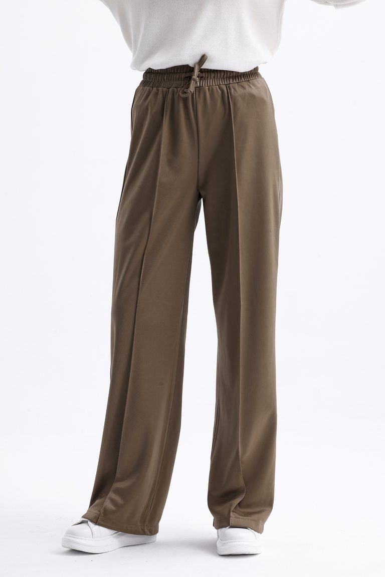 Mizalle Deri Görünümlü Haki Örme Jogger Pantolon - Mizalle