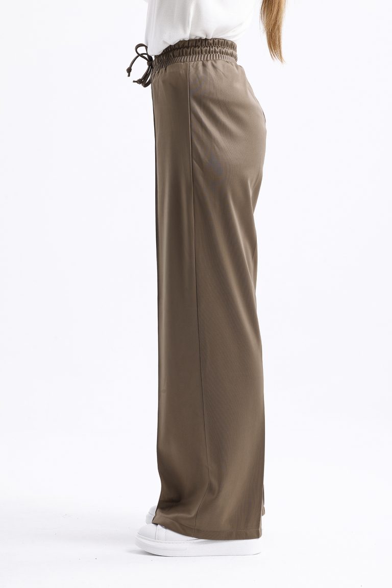 Mizalle Deri Görünümlü Haki Örme Jogger Pantolon - Mizalle