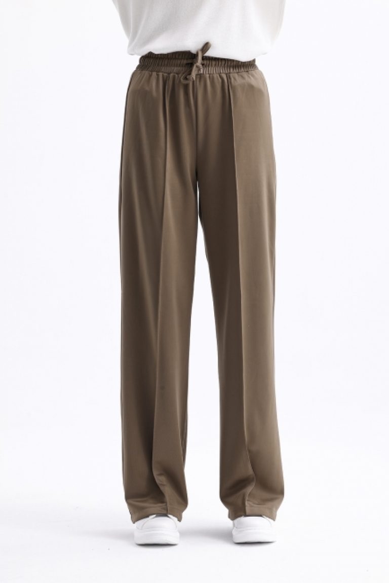 Mizalle Deri Görünümlü Haki Örme Jogger Pantolon - Mizalle