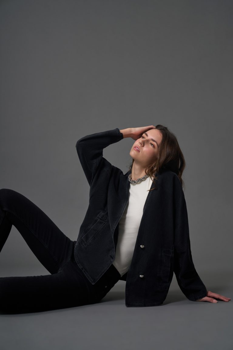 Mizalle Antrasit Oversize Yakasız Denim Ceket - Mizalle