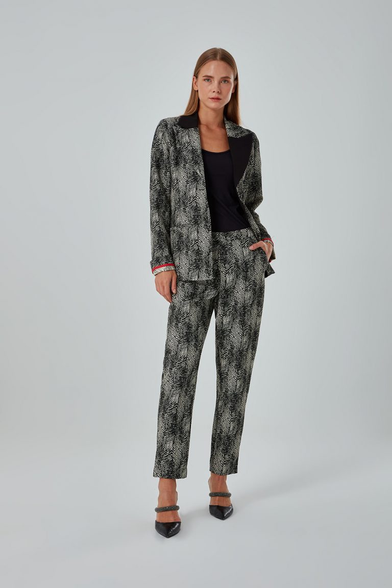 Mizalle Siyah Beyaz Desenli Şık Siyah Pantolon - Mizalle