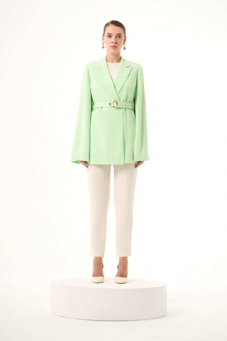 Mizalle Kemer Detaylı İnce Krep Açık Yeşil Pelerin Ceket - Mizalle