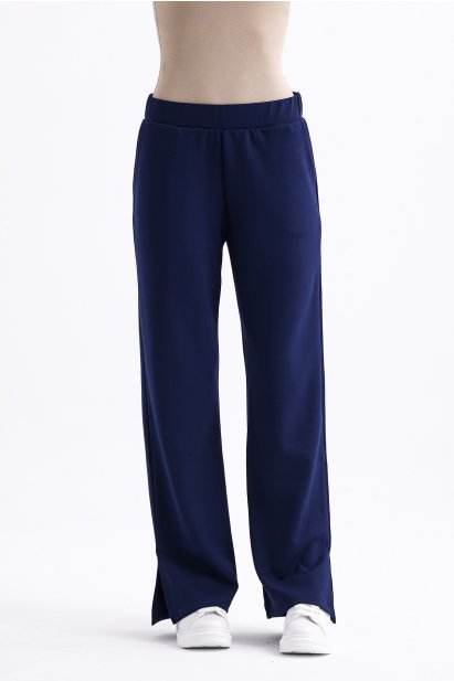 Mizalle Paçası Yırtmaçlı Pamuklu Lacivert Jogger Pantolon - Mizalle