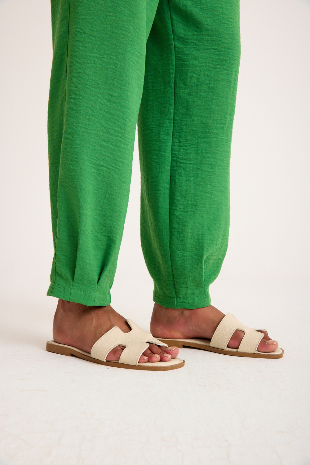 Mizalle Keten Görünümlü Rahat Kesim Yeşil Jogger Pantolon