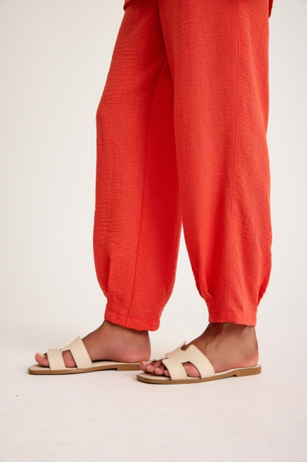 Mizalle - Mizalle Keten Görünümlü Rahat Kesim Nar Çiçeği Jogger Pantolon Mizalle - Mizalle Keten Görünümlü Rahat Kesim Nar Çiçeği Jogger Pantolon