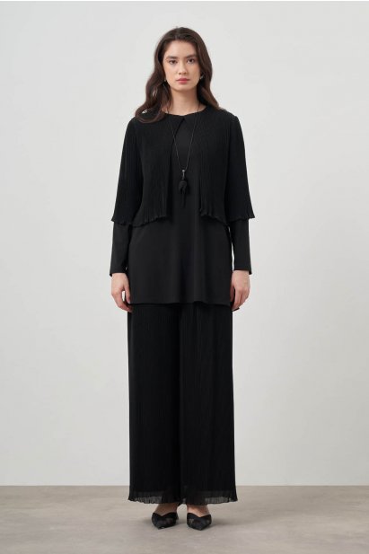 Mizalle Kat Pliseli Siyah Şifon Tunik - Mizalle