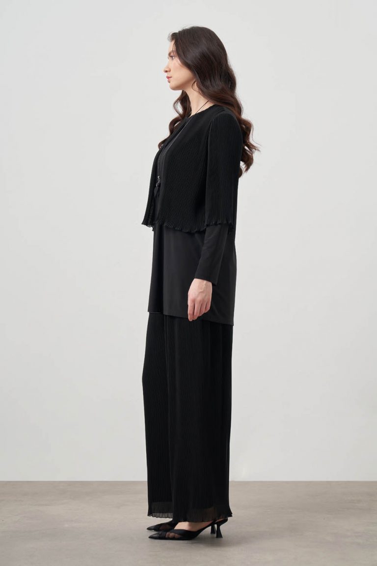 Mizalle Kat Pliseli Siyah Şifon Tunik - Mizalle