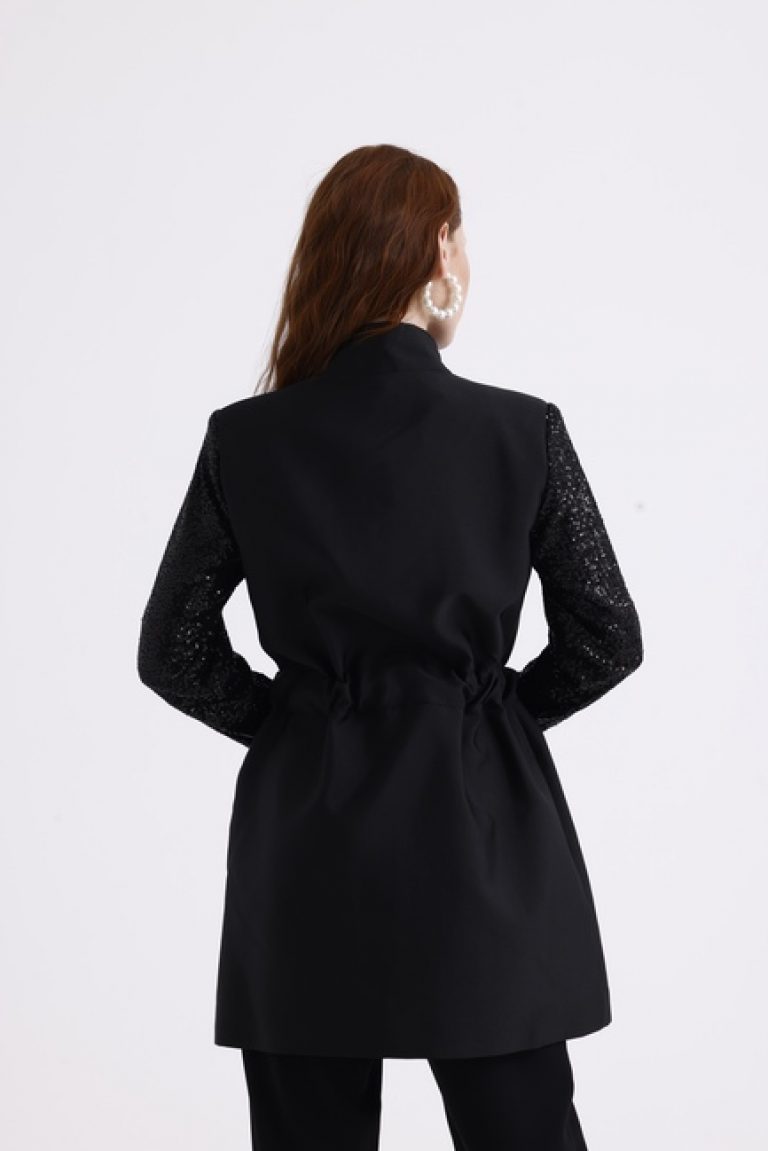 Mizalle Payet Detaylı Siyah Kuşaklı Şık Saten Ceket - Mizalle
