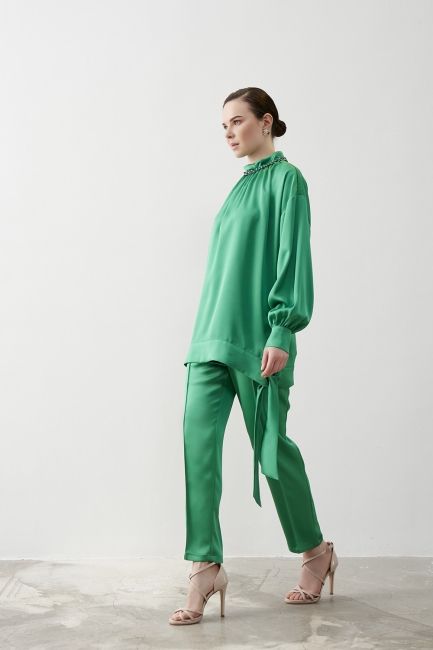 Mizalle - Mizallle Yeşil Saten Önü Dikiş Detaylı Klasik Pantolon
