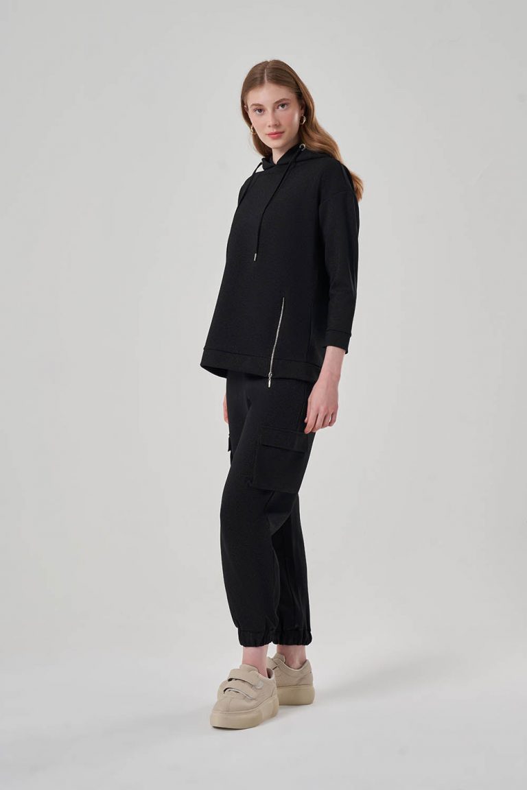 Mizalle Simli Siyah Fermuar Detaylı Kapüşonlu Sweatshirt - Mizalle