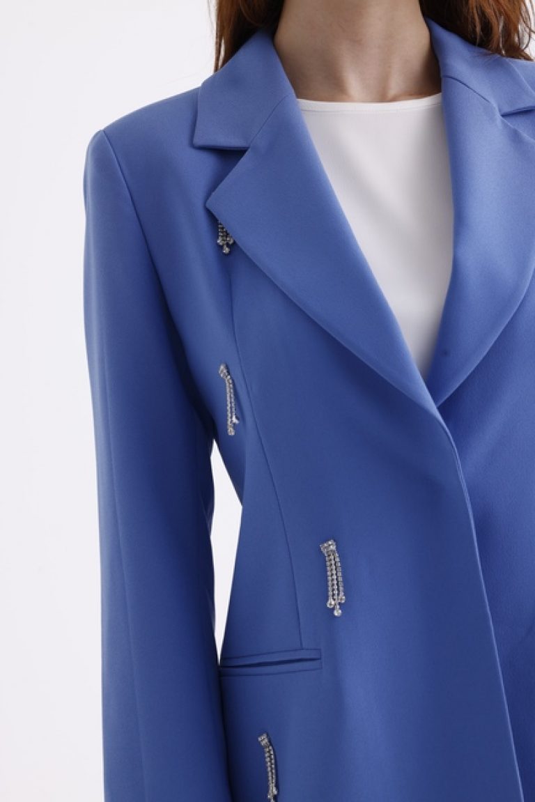 Mizalle Taş Detaylı Mavi Uzun Krep Ceket - Mizalle