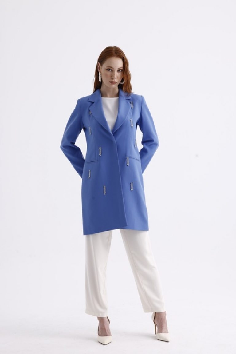 Mizalle Taş Detaylı Mavi Uzun Krep Ceket - Mizalle