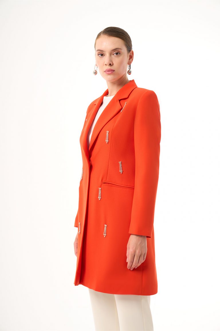 Mizalle Taş Detaylı Nar Çiçeği Uzun Krep Ceket - Mizalle