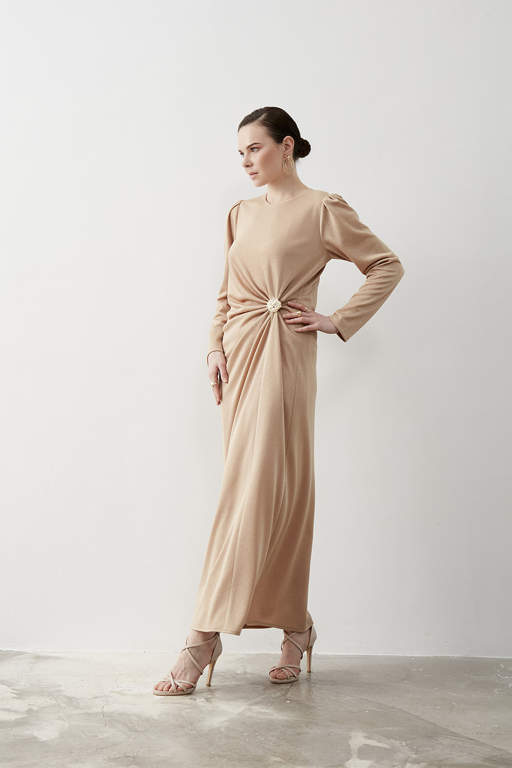 Taş Detaylı Simli Bej Elbise - Mizalle