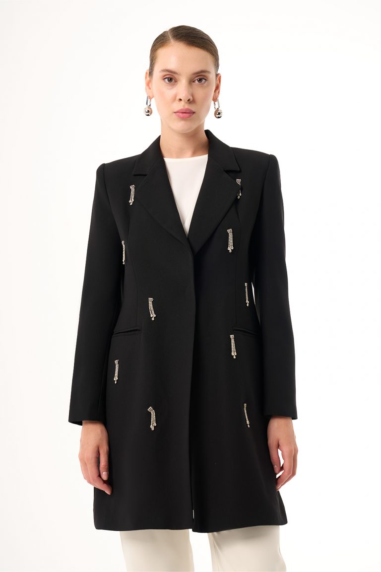 Mizalle Taş Detaylı Siyah Uzun Krep Ceket - Mizalle