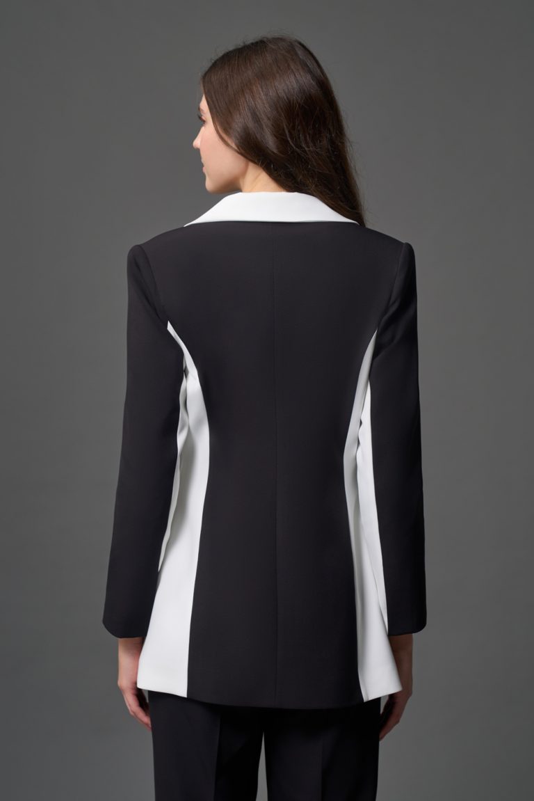 Mizalle Renk Bloklu Özel Tasarım Siyah&Beyaz Kruvaze Ceket - Mizalle