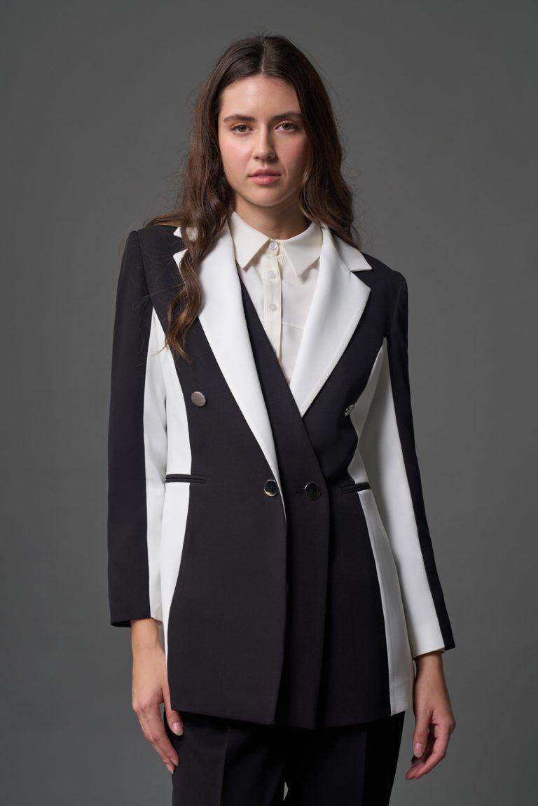 Mizalle Renk Bloklu Özel Tasarım Siyah&Beyaz Kruvaze Ceket - Mizalle