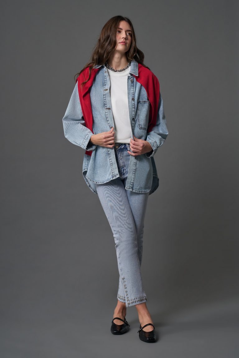 Mizalle Tek Cepli Rahat Kesimli Uzun Açık Mavi Denim Gömlek - Mizalle