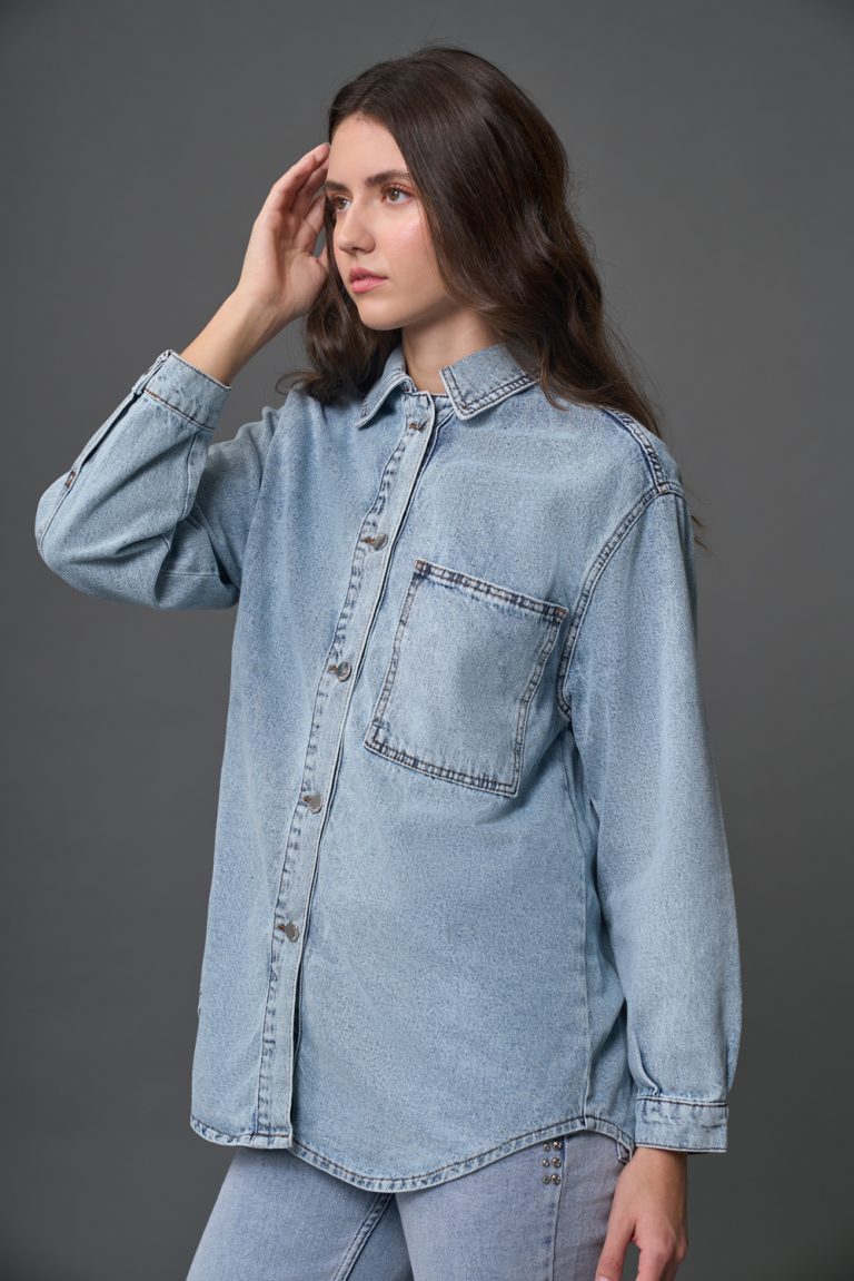 Mizalle Tek Cepli Rahat Kesimli Uzun Açık Mavi Denim Gömlek - Mizalle