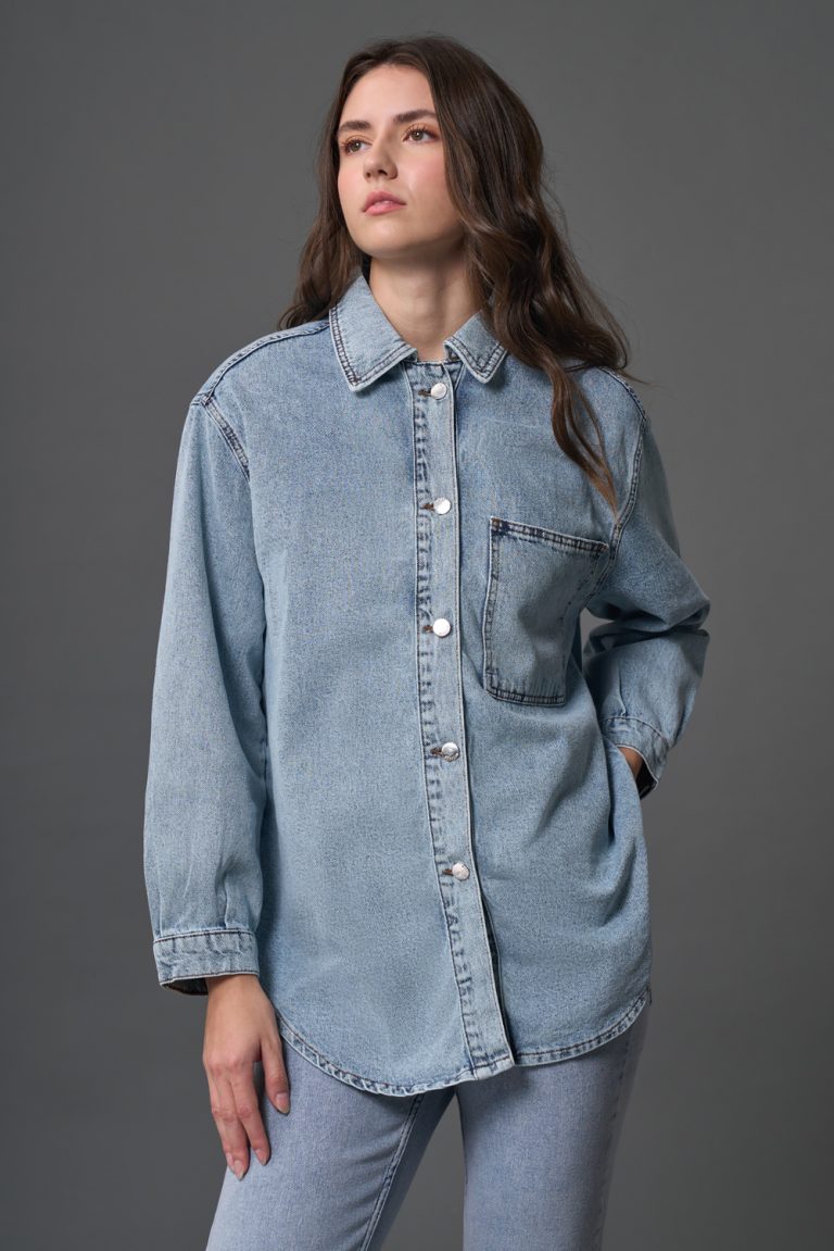 Mizalle Tek Cepli Rahat Kesimli Uzun Açık Mavi Denim Gömlek - Mizalle