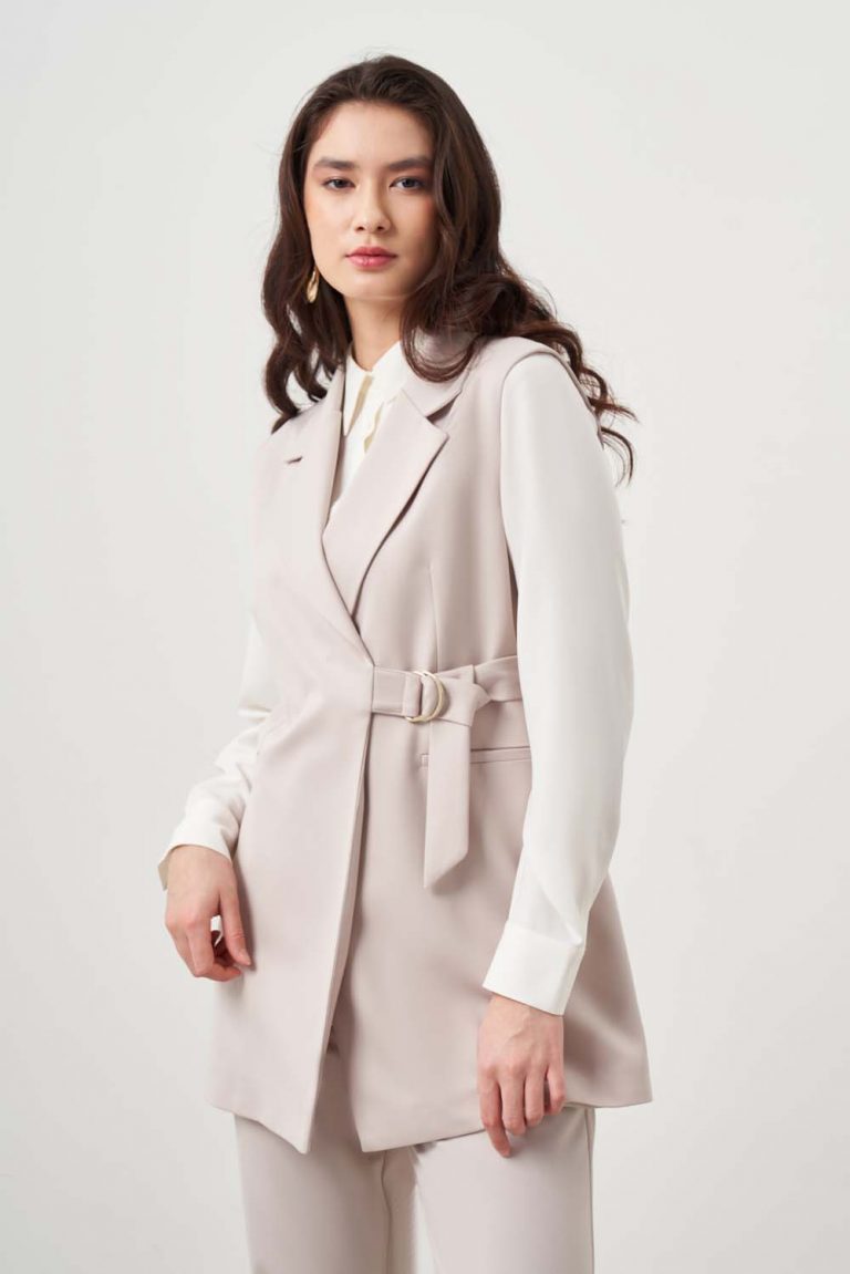 Mizalle Yan Toka Detaylı Klasik Yaka Bej Rengi Yelek - Mizalle