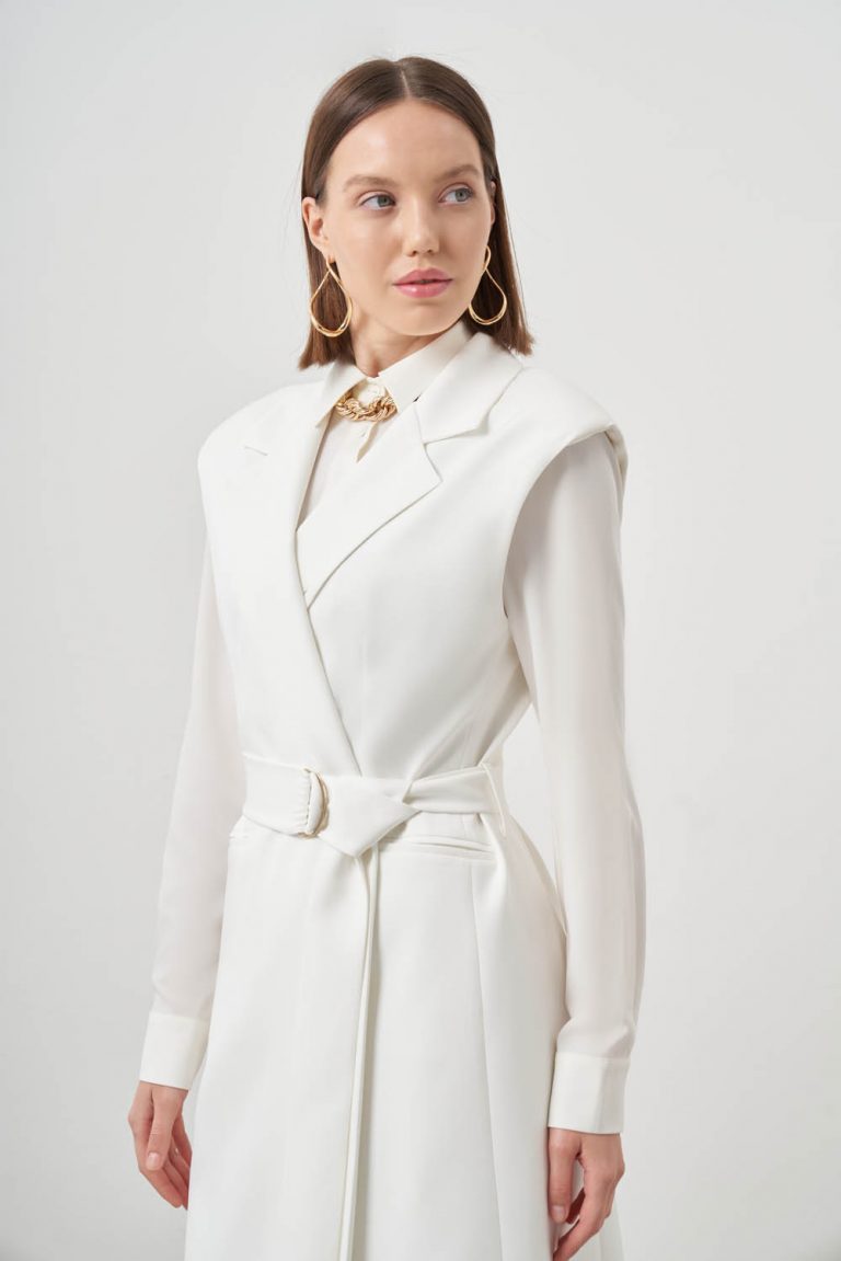 Mizalle Kemerli Uzun Ekru Anvelop Yelek - Mizalle