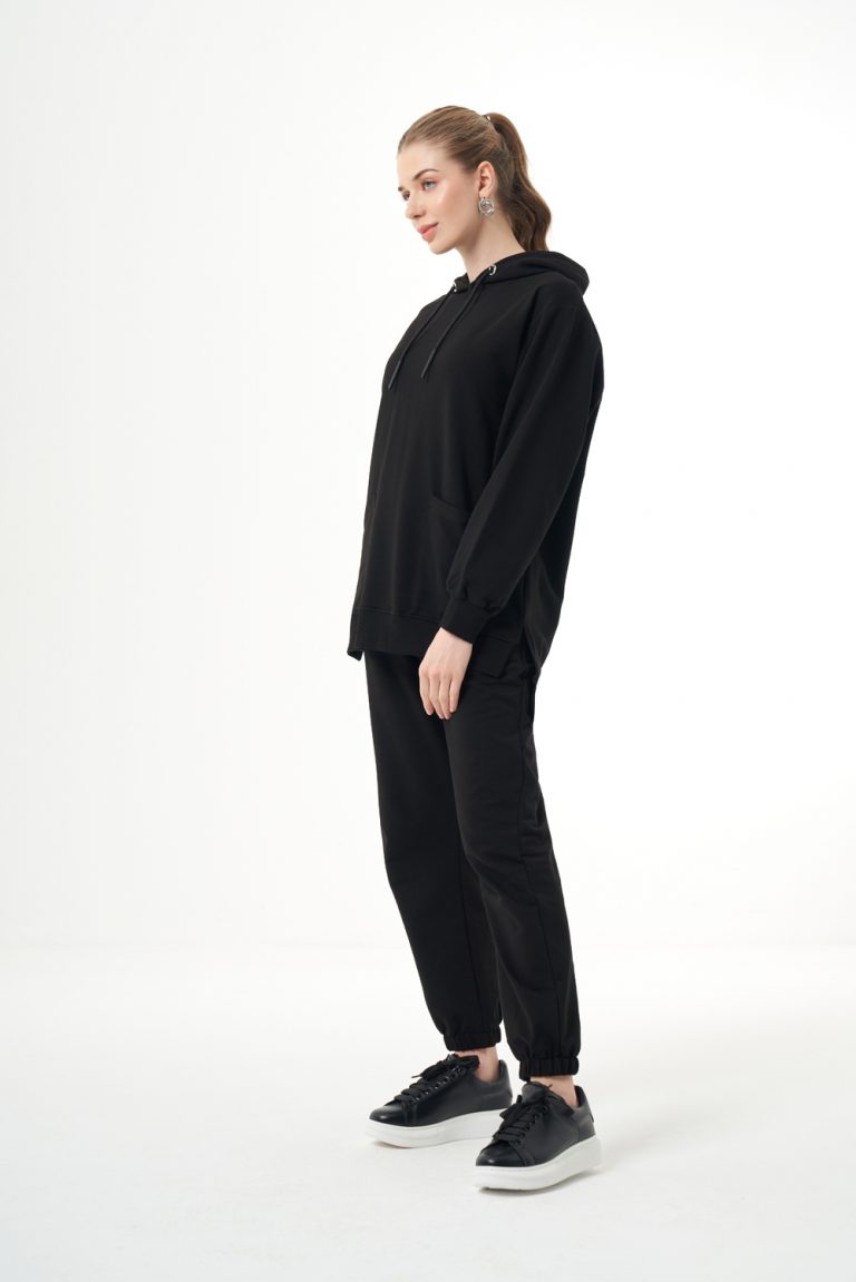 Mizalle Kapüşonlu Torba Cepli Siyah Sweatshirt - Mizalle