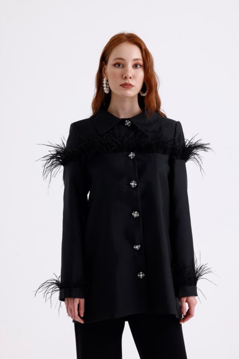 Mizalle Siyah Tüy Detaylı Saten Şık Ceket - Mizalle