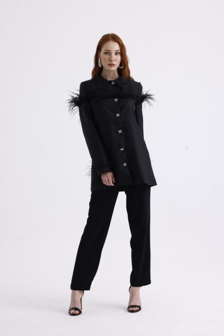 Mizalle Siyah Tüy Detaylı Saten Şık Ceket - Mizalle