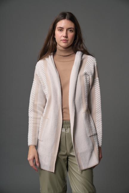 Mizalle - Mizalle Verev Çizgili Kapüşonlu Bej Rengi Triko Hırka Mizalle - Mizalle Verev Çizgili Kapüşonlu Bej Rengi Triko Hırka