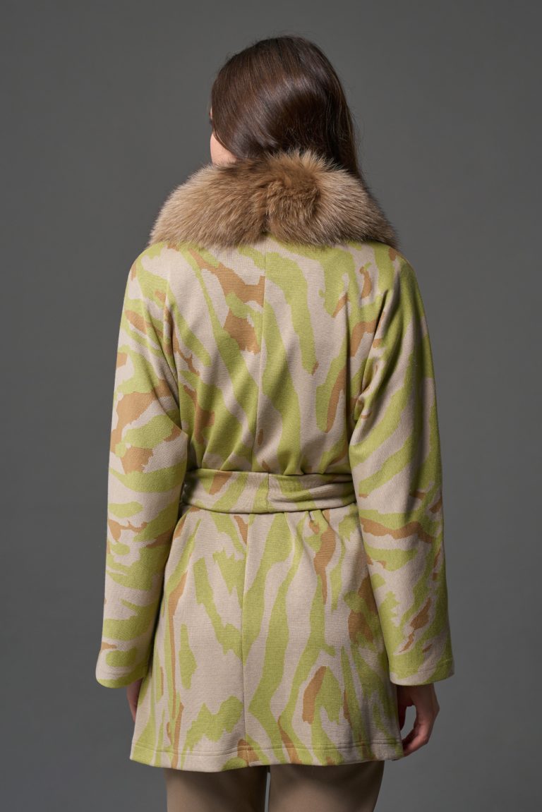 Mizalle Kürk Yakalı Yeşil Desenli Midi Boy Hırka - Mizalle