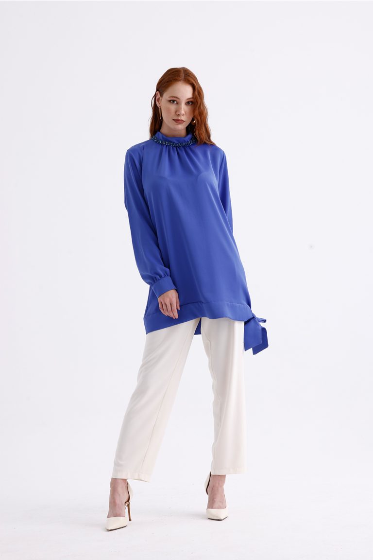 Mizalle Yakası Taş Detaylı Bağlamalı Saks Mavisi Tunik - Mizalle