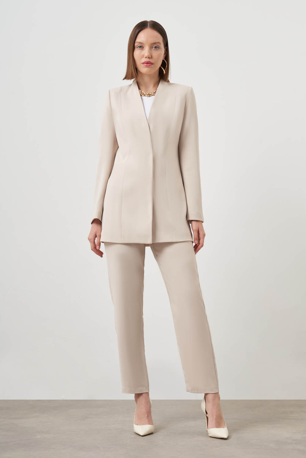 Mizalle Premium Krep Yakasız Klasik Bej Rengi Ceket - 1