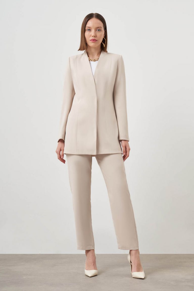 Mizalle Premium Krep Yakasız Klasik Bej Rengi Ceket - Mizalle