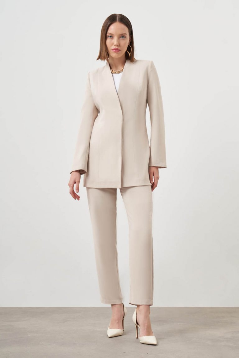Mizalle Premium Krep Yakasız Klasik Bej Rengi Ceket - Mizalle