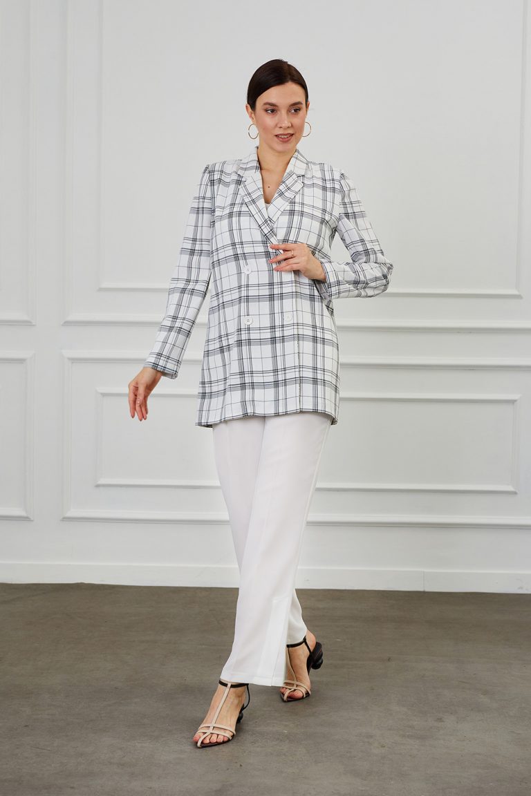 Mizalle Paçası Yırtmaçlı Ekru Dökümlü Pantolon - Mizalle