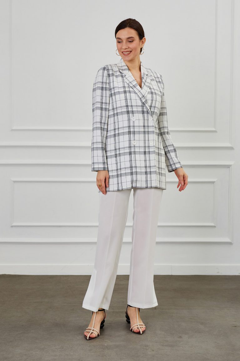 Mizalle Paçası Yırtmaçlı Ekru Dökümlü Pantolon - Mizalle