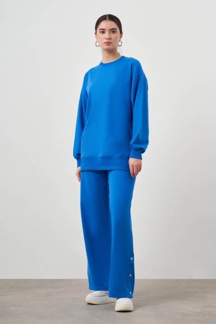 Mizalle - Mizalle Yanları Çıtçıtlı Yuvarlak Yaka Mavi Sweatshirt Mizalle - Mizalle Yanları Çıtçıtlı Yuvarlak Yaka Mavi Sweatshirt