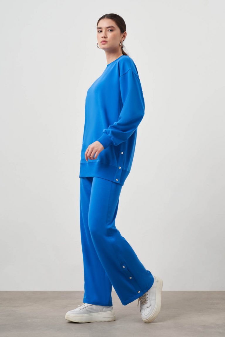 Mizalle Yanları Çıtçıtlı Yuvarlak Yaka Mavi Sweatshirt - Mizalle